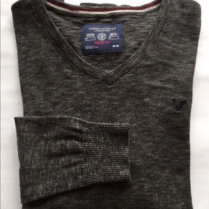 American Eagle Outfitter Men’s V Neck Sweater Heather Grey Medium Athletic Fit